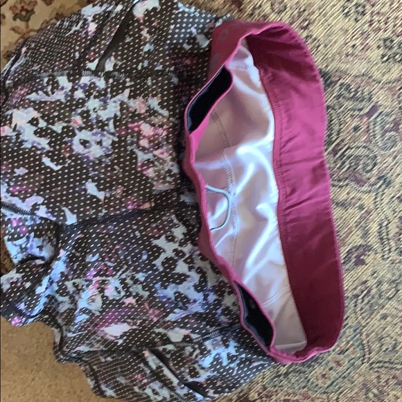 Lululemon Compression Shorts With Pockets - Picture 6 of 6